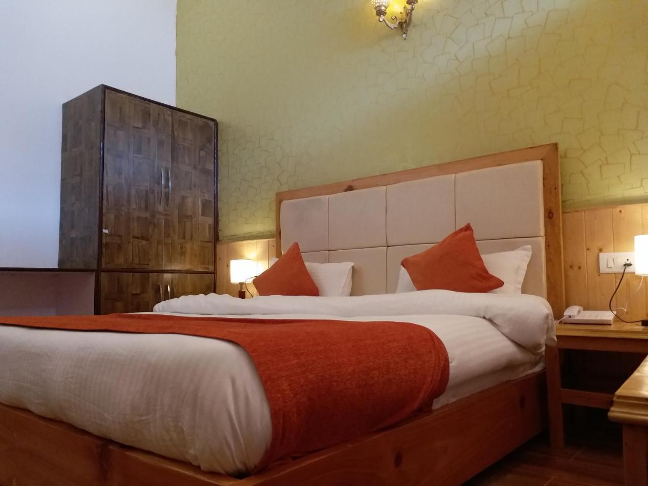 Hotel Seven Hills