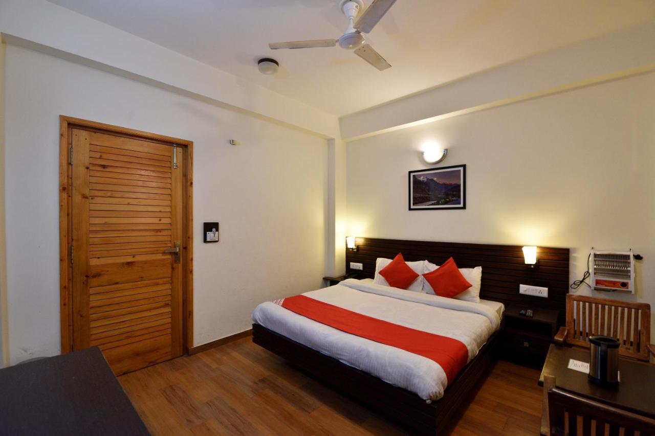 Hotel Oyo 13705 Lonchenpa Manali (Himachal Pradesh)
