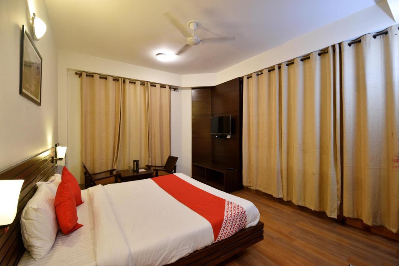 Hotel Oyo 13705 Lonchenpa 3*