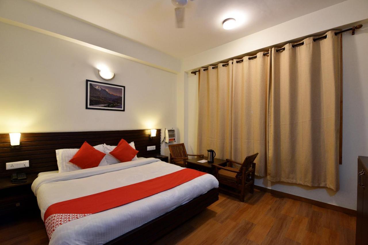 Oyo 13705 Lonchenpa Hotel Manali (Himachal Pradesh)