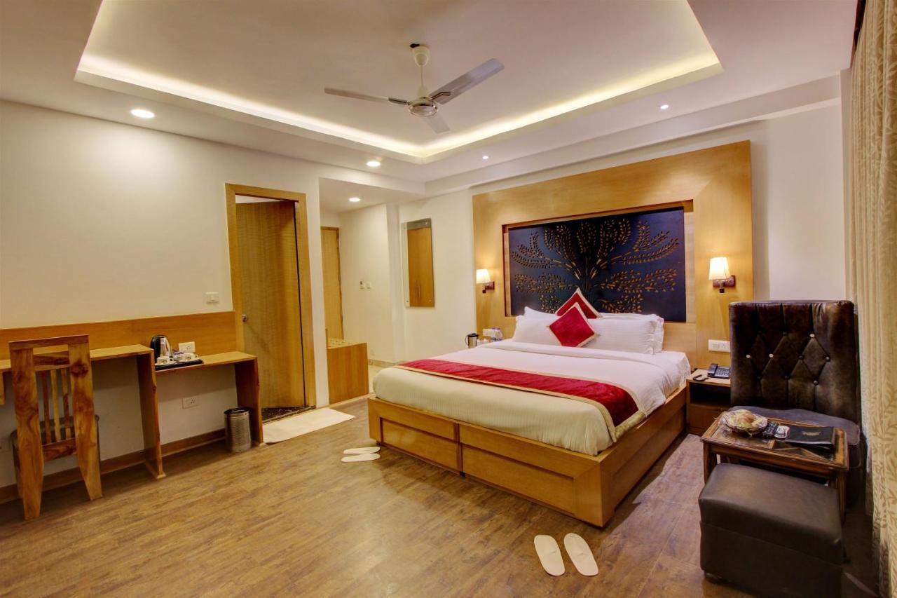 Hill County & 4* Manali (Himachal Pradesh)