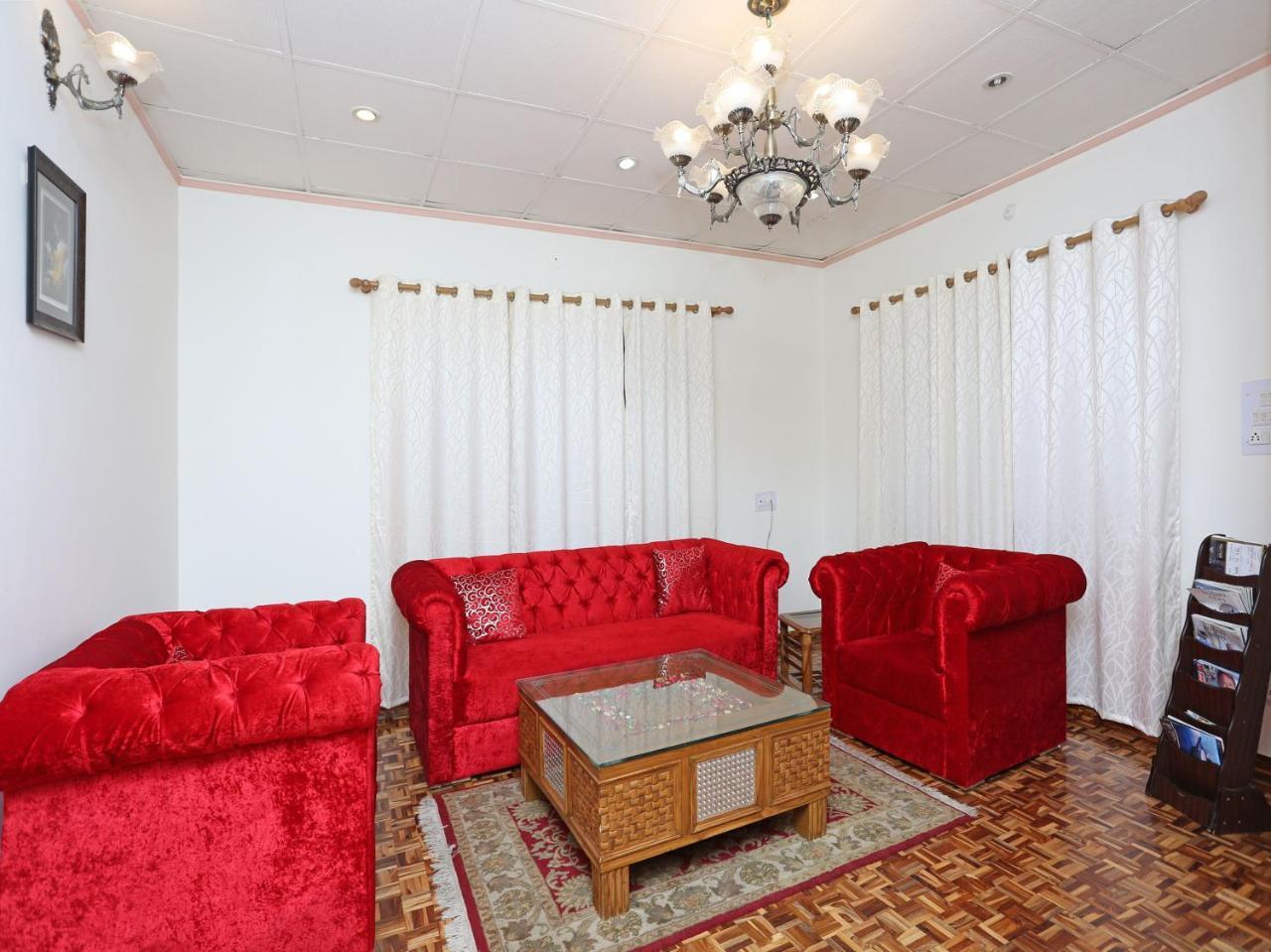 Bed & Breakfast Oyo 7138 Acharya