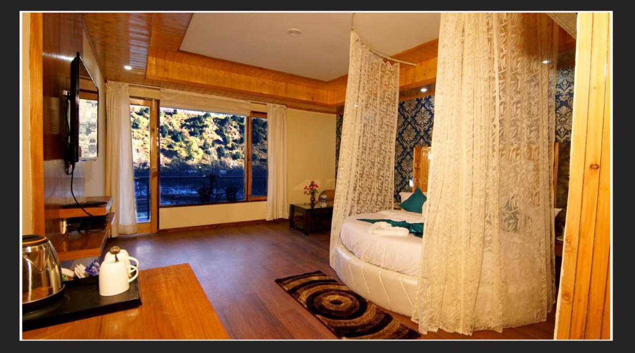 Hotel Grand Krisa & , 4*