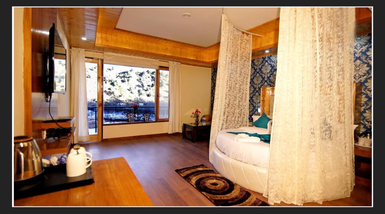 Hotel Grand Krisa & , Manali (Himachal Pradesh)