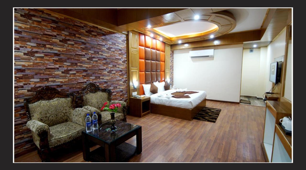Hotel Grand Krisa & , Manali (Himachal Pradesh)