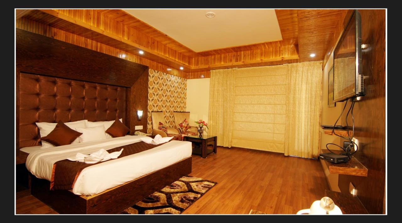 Grand Krisa & , Hotel Manali (Himachal Pradesh)