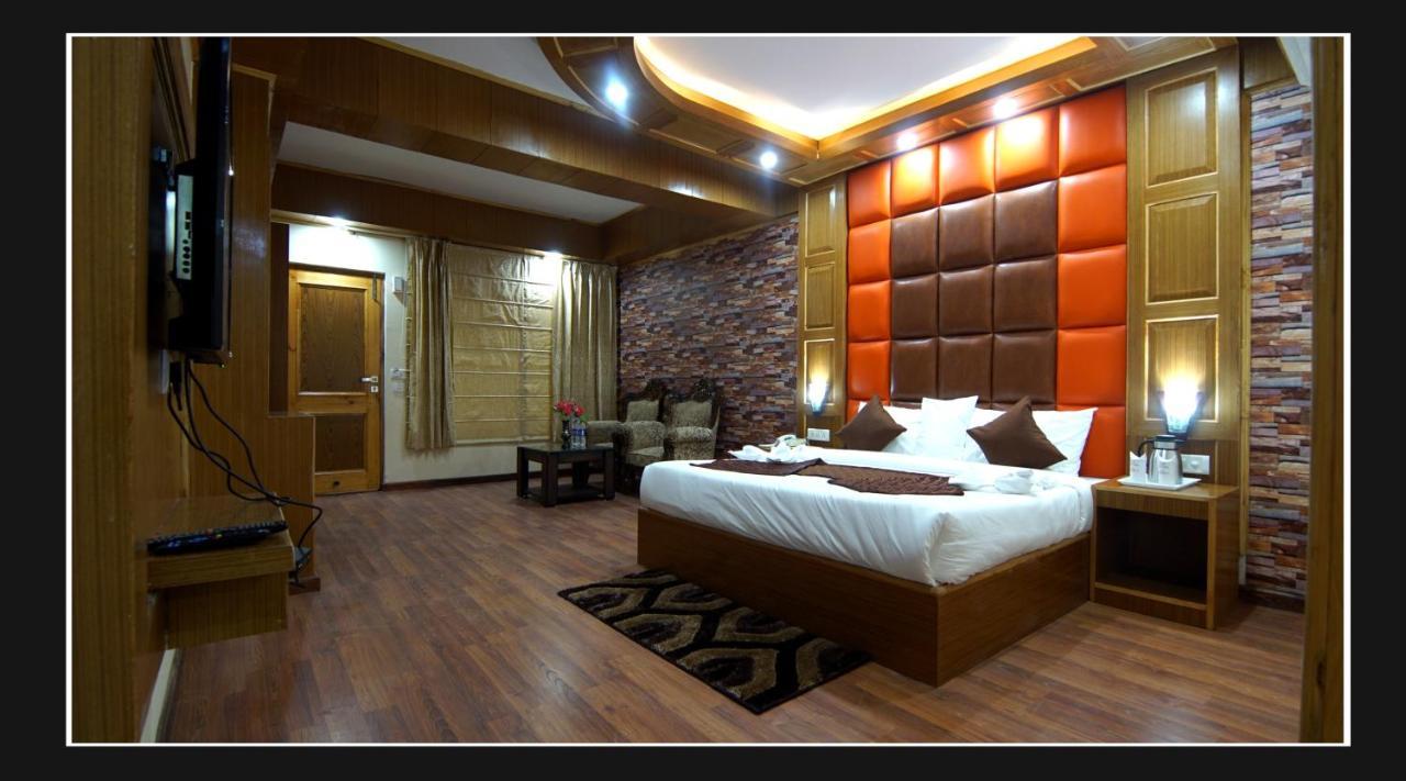 Grand Krisa & , Hotel