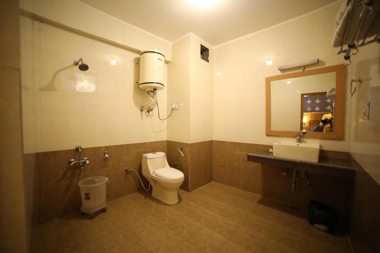 Hotel Nishita 3*