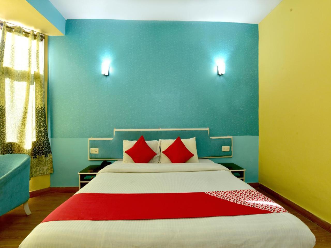Oyo 19766 Palace Hotel 3*