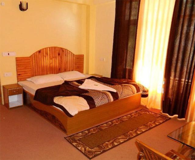 Kingston Hotel *