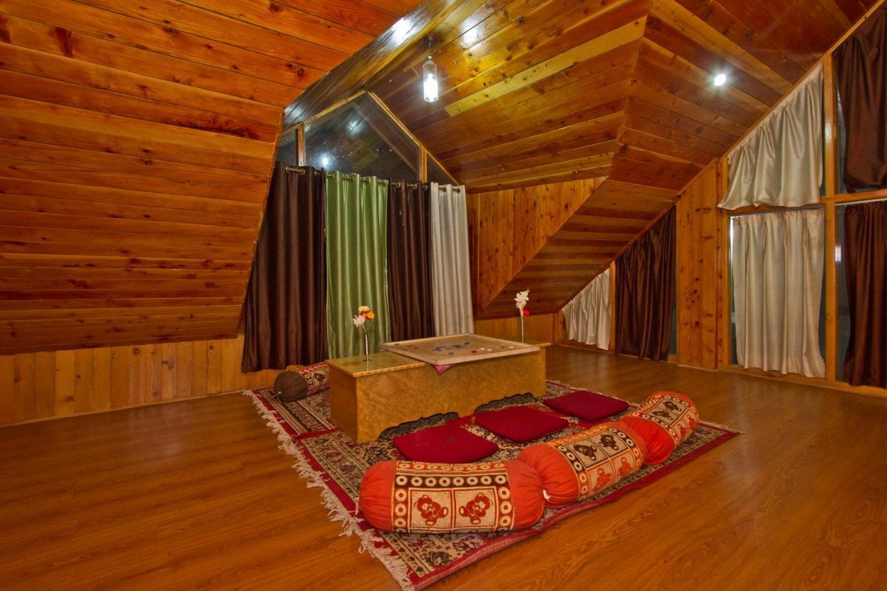 The Cedar & Independent & Kitchenette Fireplace Tandoor & Bbq *