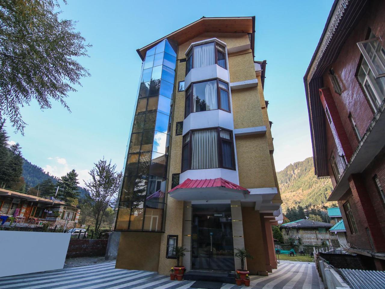 Hotel Oyo 17099 Ambika Residency 3*
