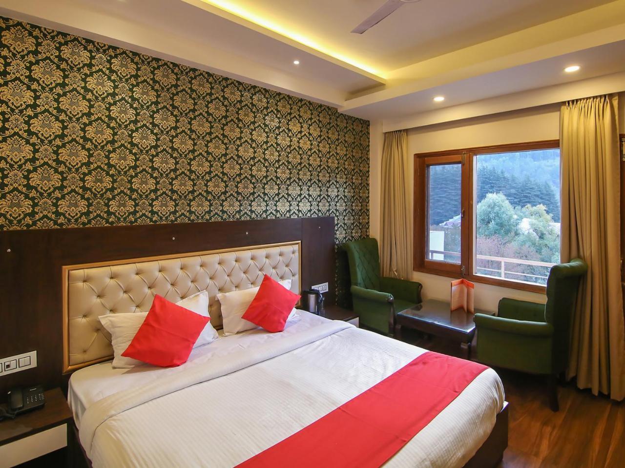 Oyo 17099 Ambika Residency 3*