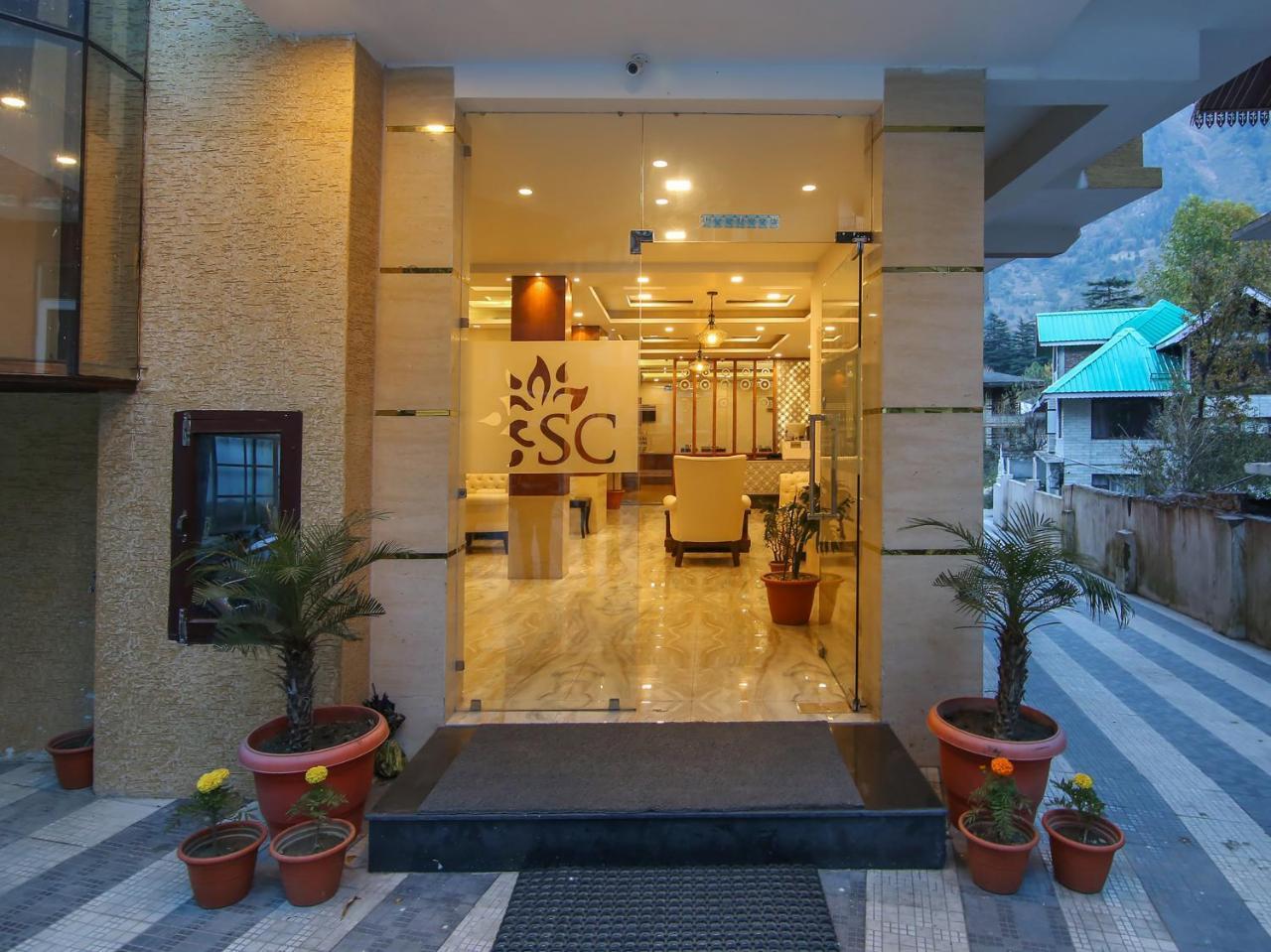 Hotel Oyo 17099 Ambika Residency