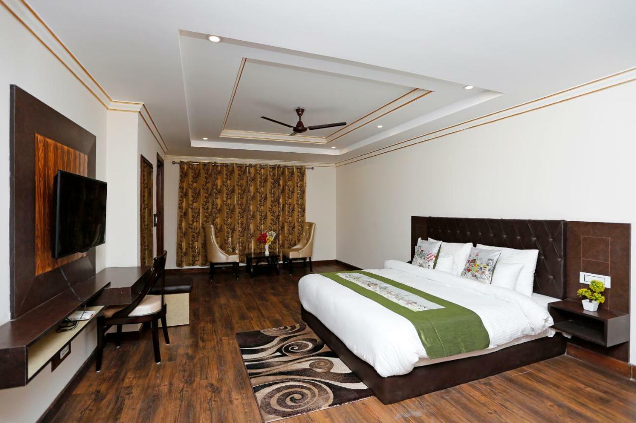 Oyo 12072 Lifestyle Hotel Manali (Himachal Pradesh)