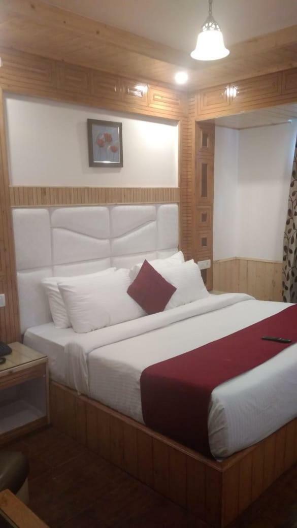 Hotel Himgiri