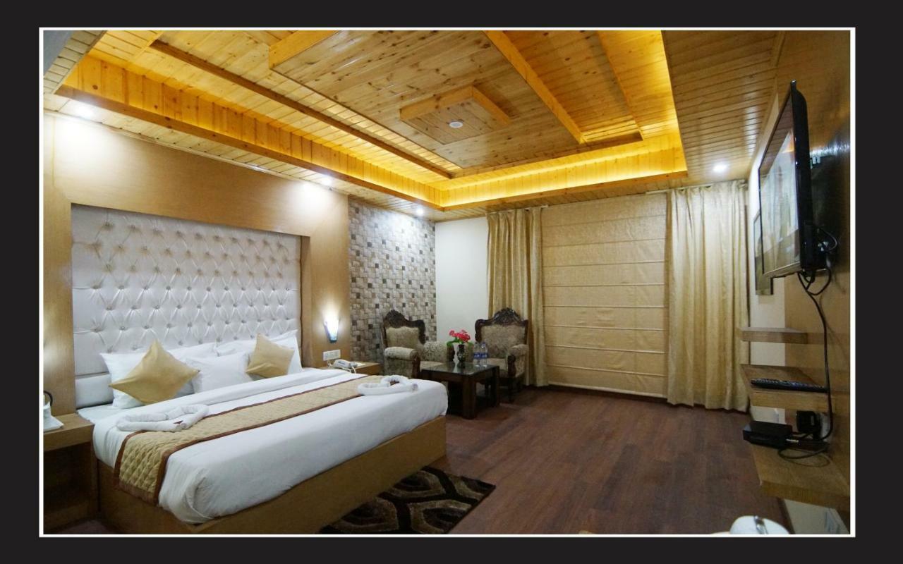 Grand Krisa & , Hotel