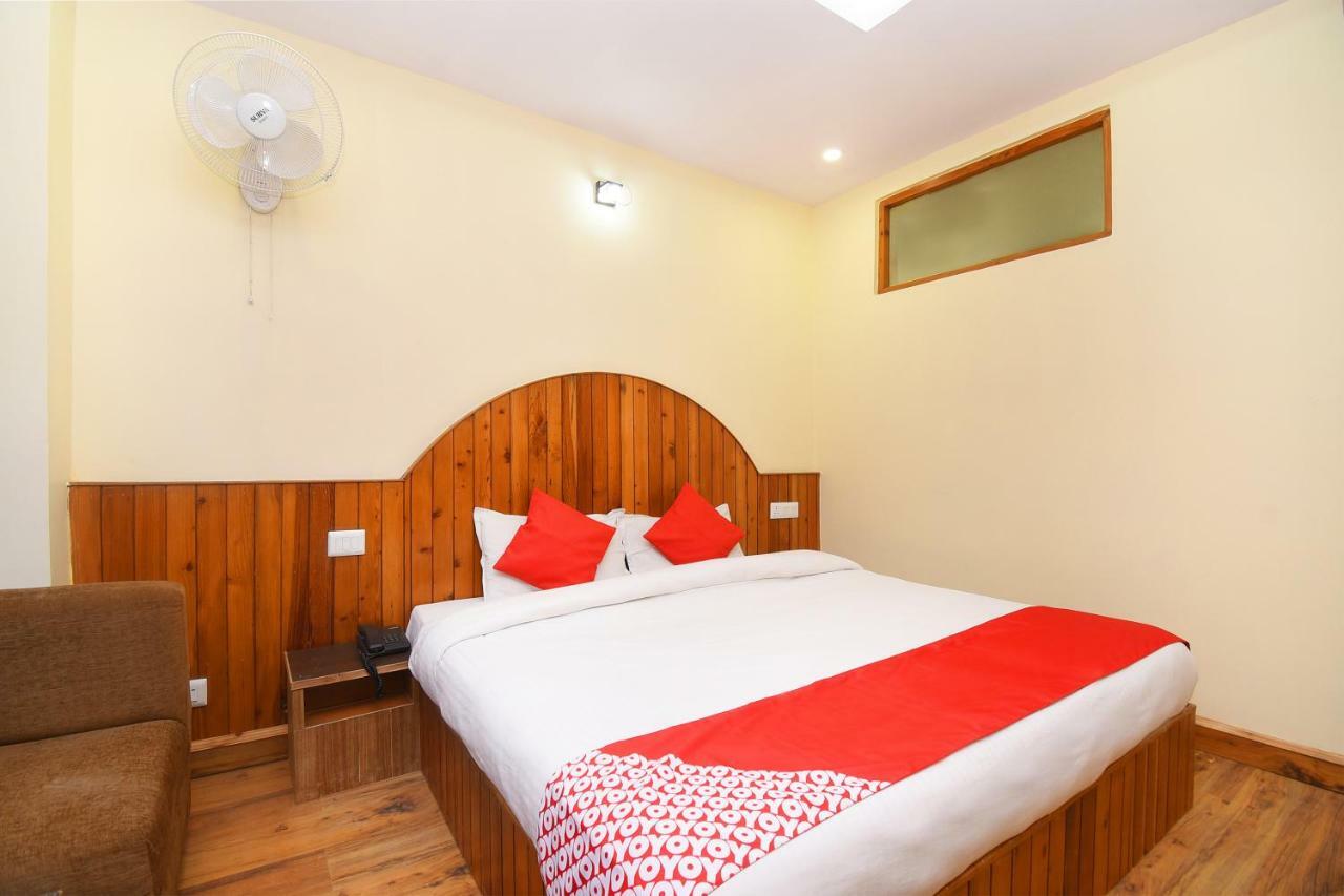 Oyo 19322 Snow Flake Hotel 3*
