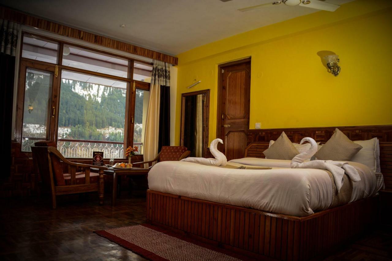 Rajhans Hotel 3*