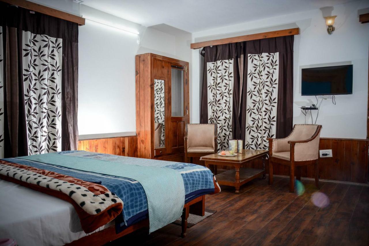 Hotel Rajhans Manali (Himachal Pradesh)