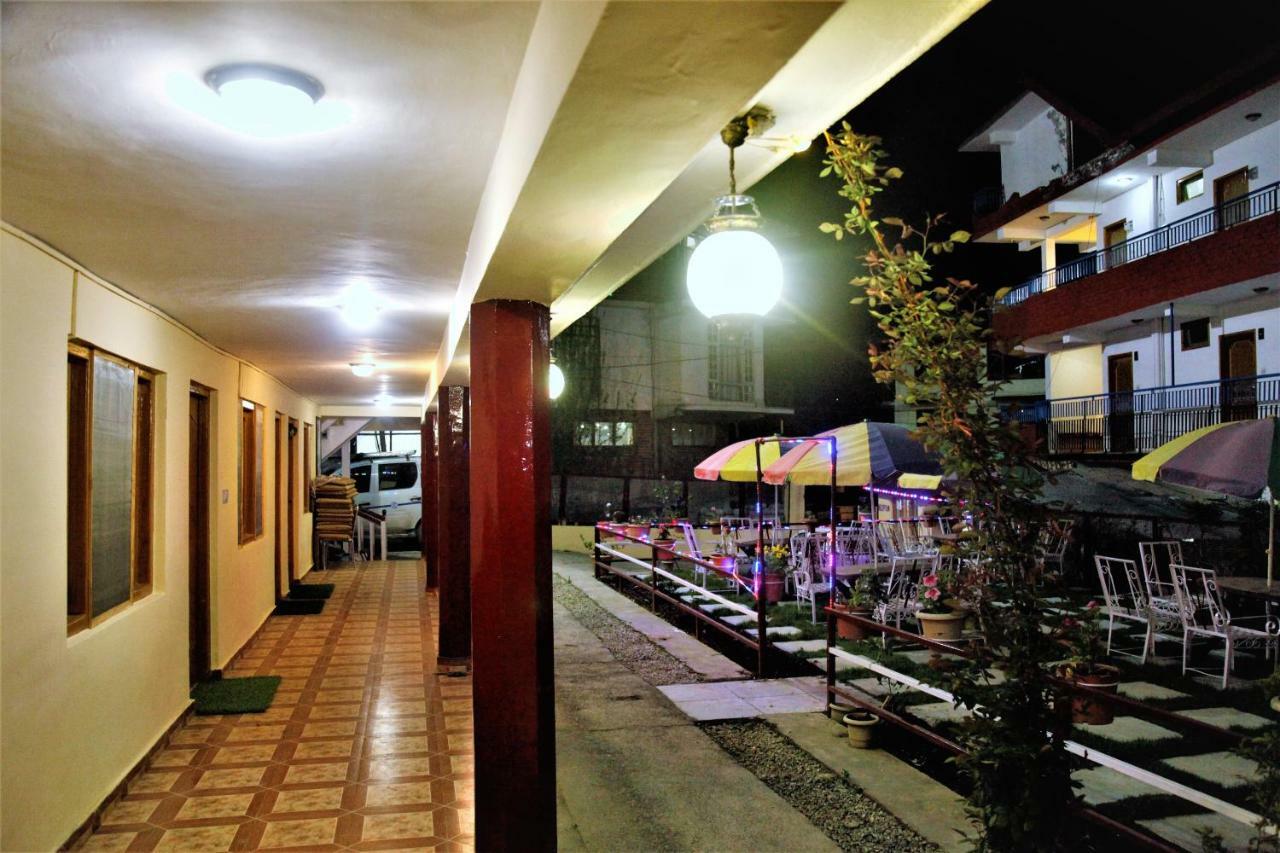 Chetna Hotel 3*