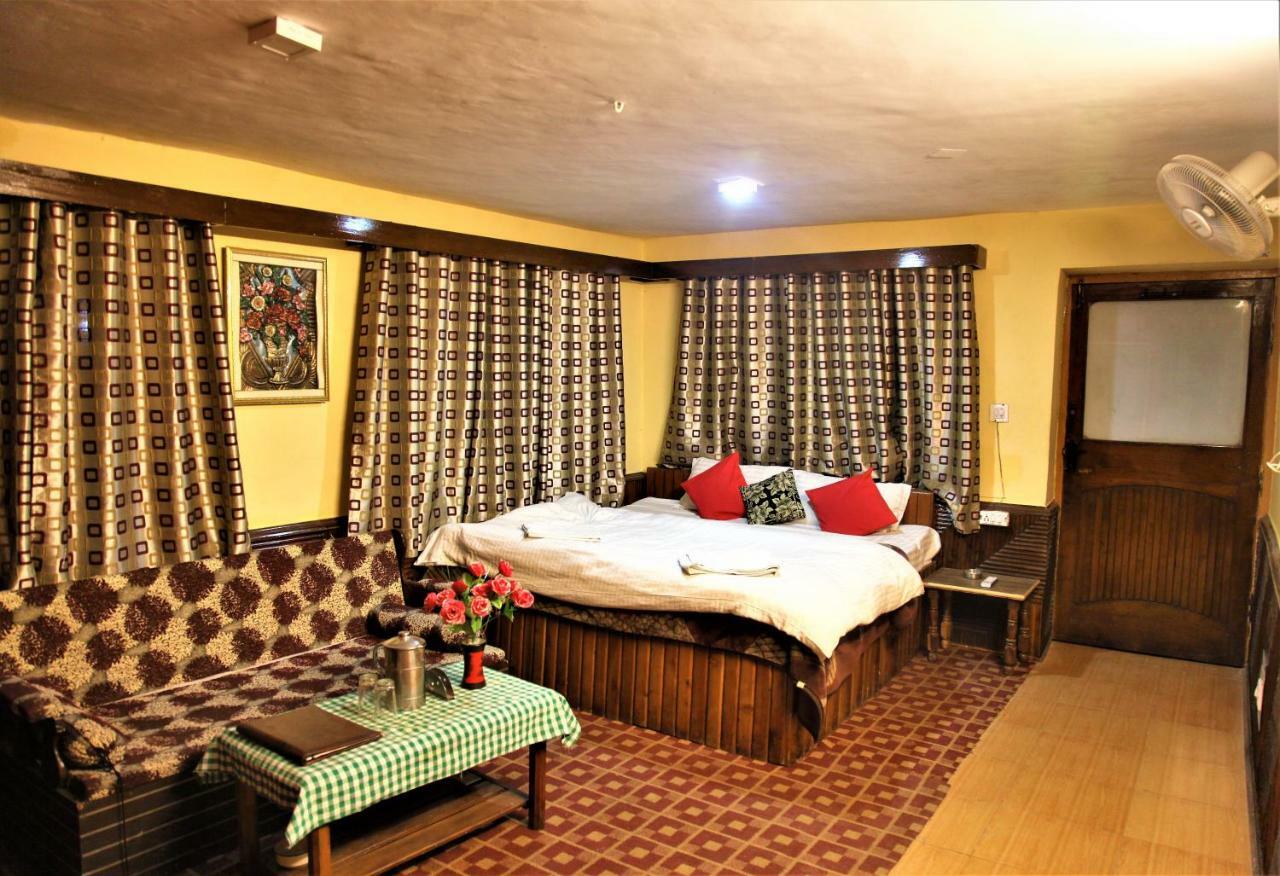 Hotel Chetna 3*