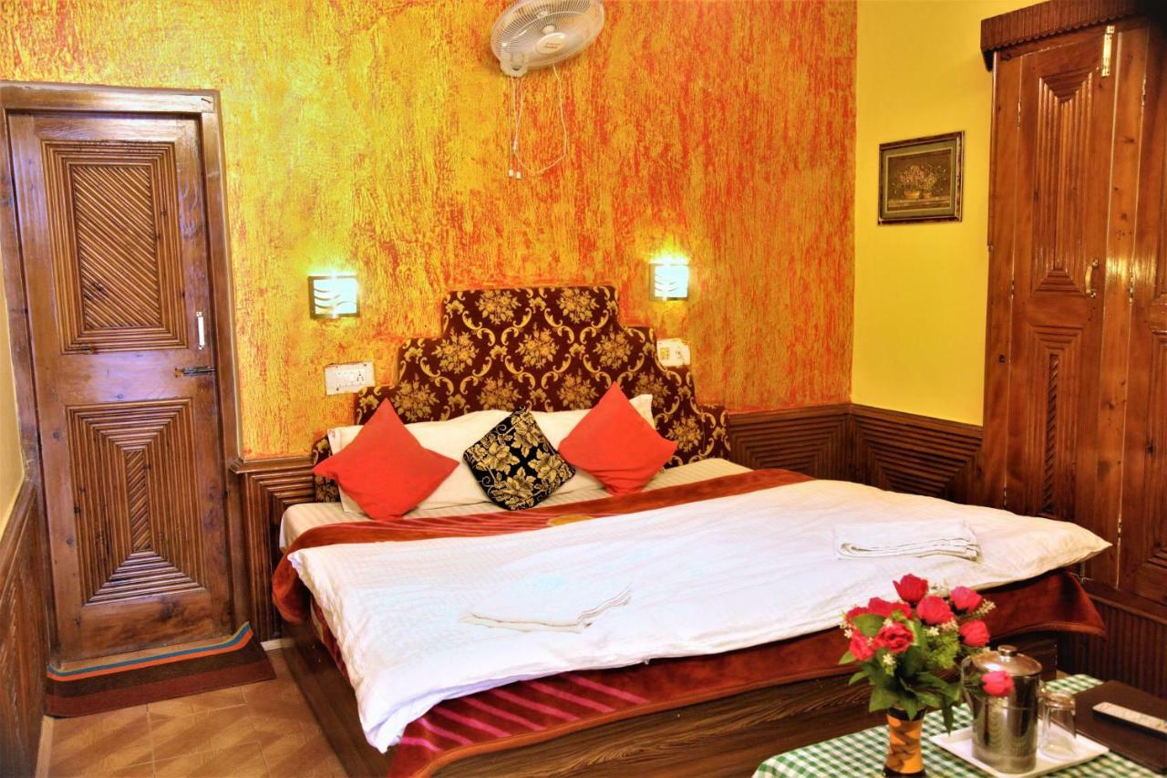 Hotel Chetna Manali (Himachal Pradesh)