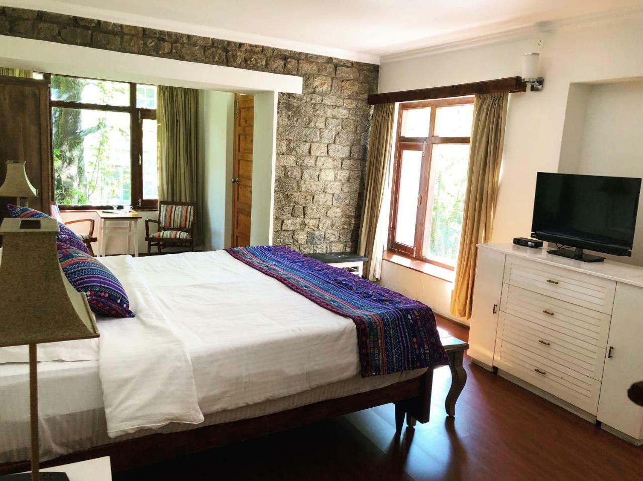 Hotel John Banon's