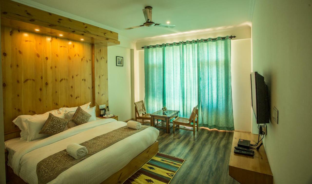 Pashmina Manali (Himachal Pradesh)