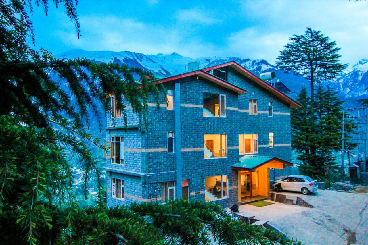 Hotel Highq Manali (Himachal Pradesh)