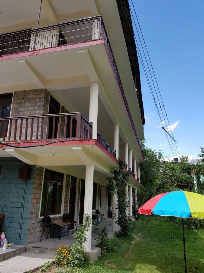 Abys Hut Guest house *