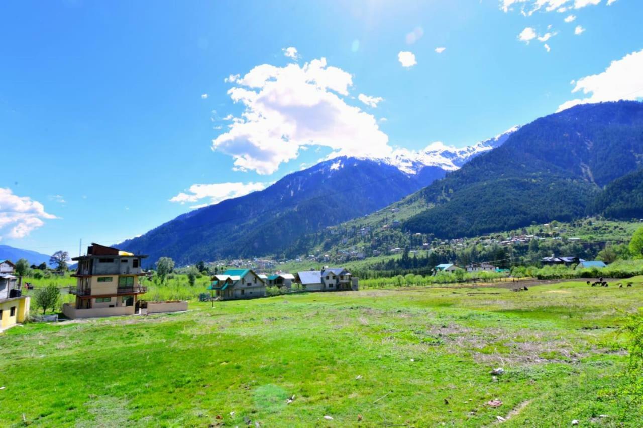 Mountain Manali (Himachal Pradesh)