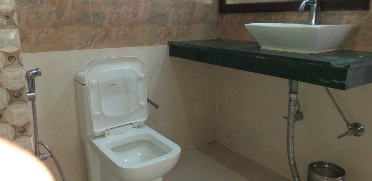 Saras Hotel 3*