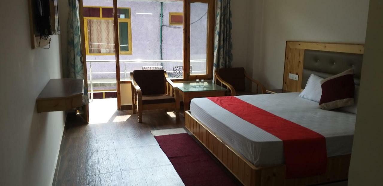 Hotel Saras 3*