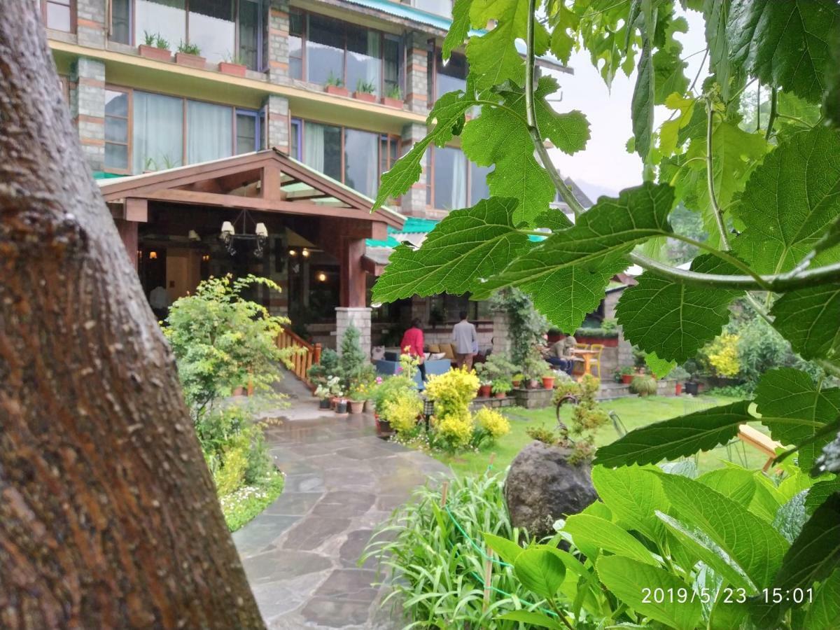 Johnson & Hotel Manali (Himachal Pradesh)