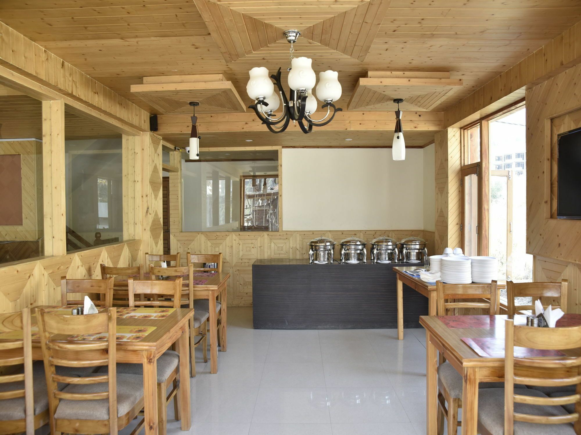 Oyo 10255 Red Apple 3* Manali (Himachal Pradesh)