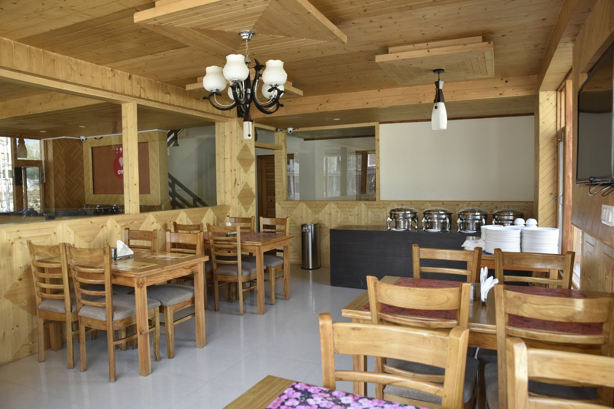 Oyo 10255 Red Apple 3* Manali (Himachal Pradesh)
