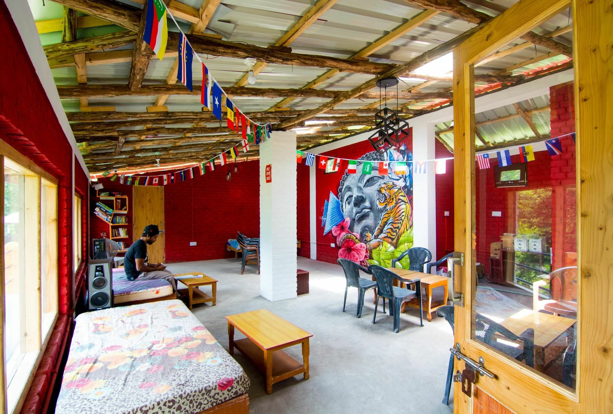 Backpacker Panda Hostel *
