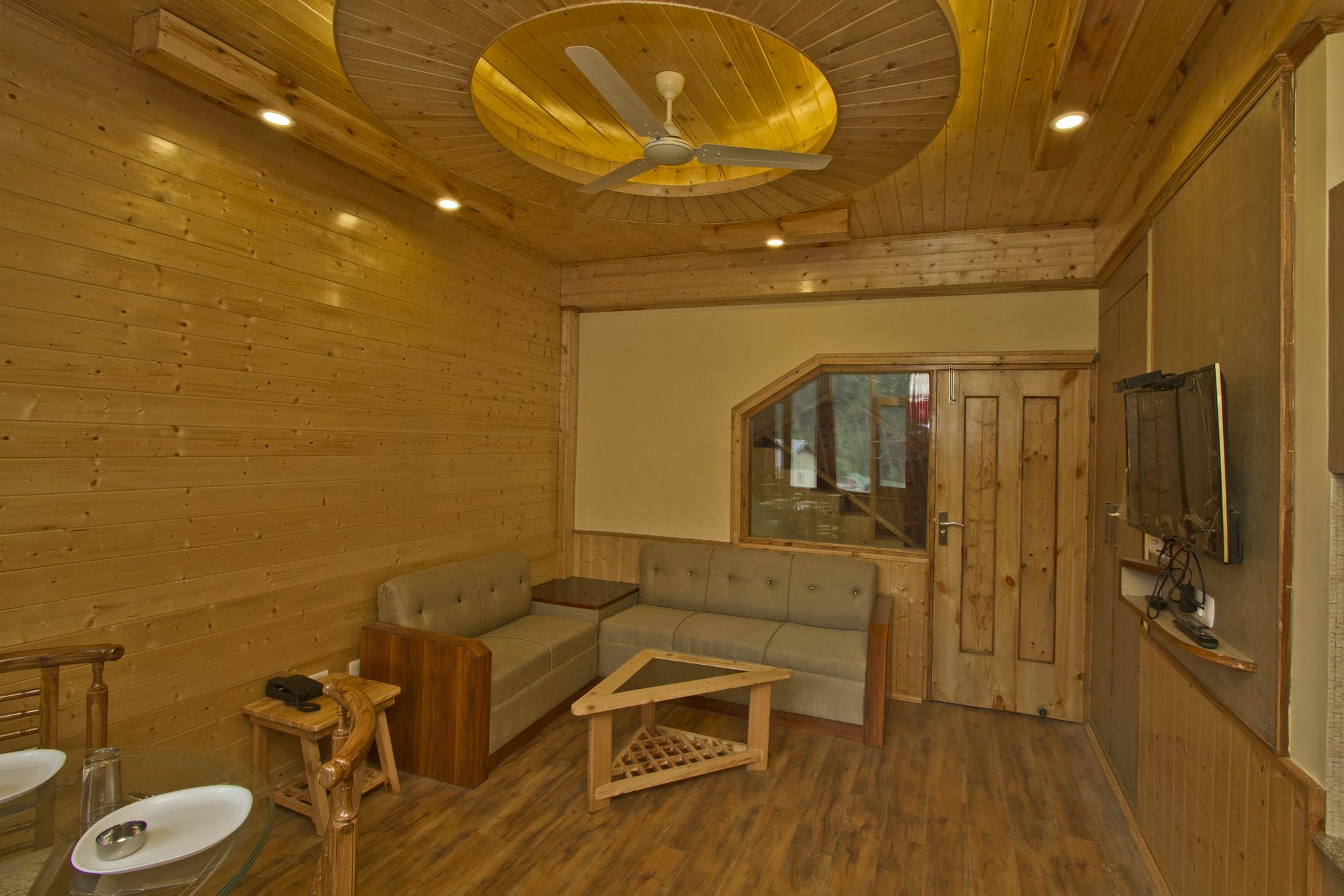 Mountain Nest 3* Manali (Himachal Pradesh)