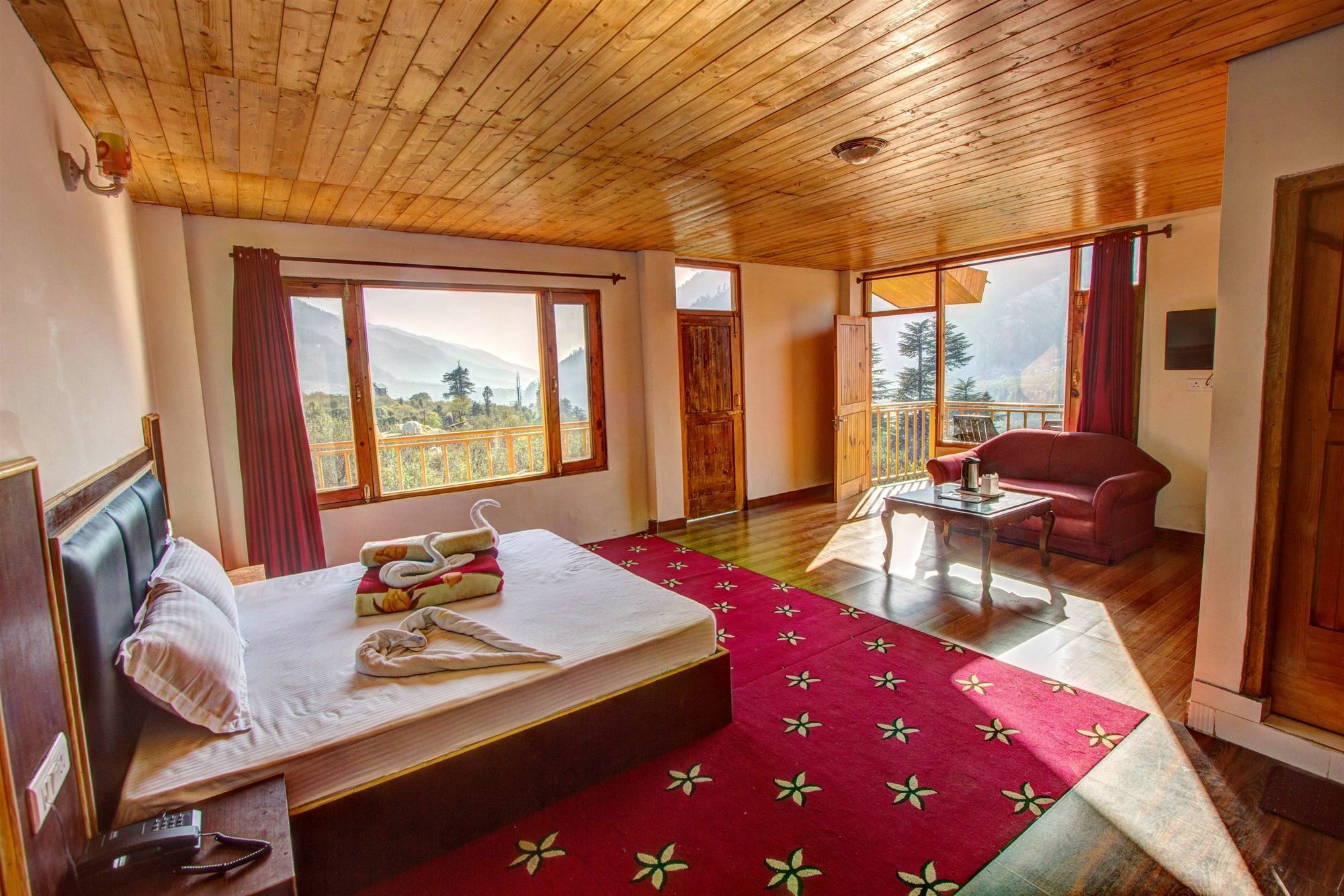 Mountain Face By Snow Hotel 3*