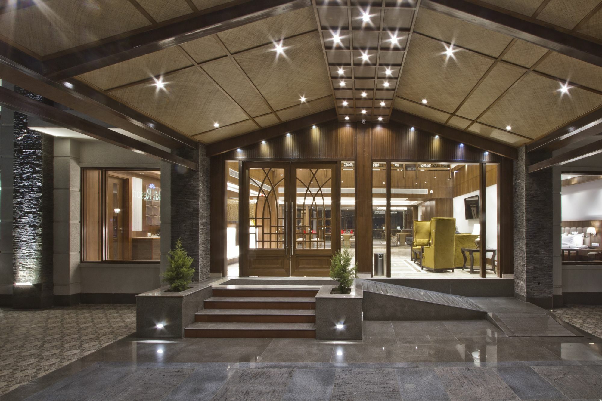 Alokik Resort- Pure Veg 4* Manali (Himachal Pradesh)