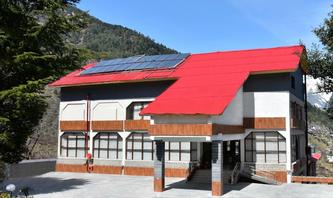 Snowcrests Manor Manali (Himachal Pradesh)