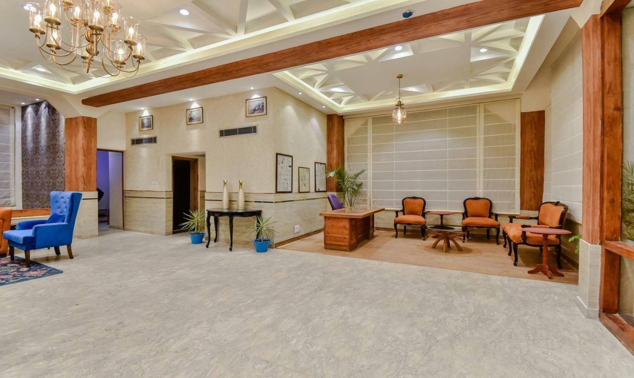Snowcrests Manor Hotel Manali (Himachal Pradesh)