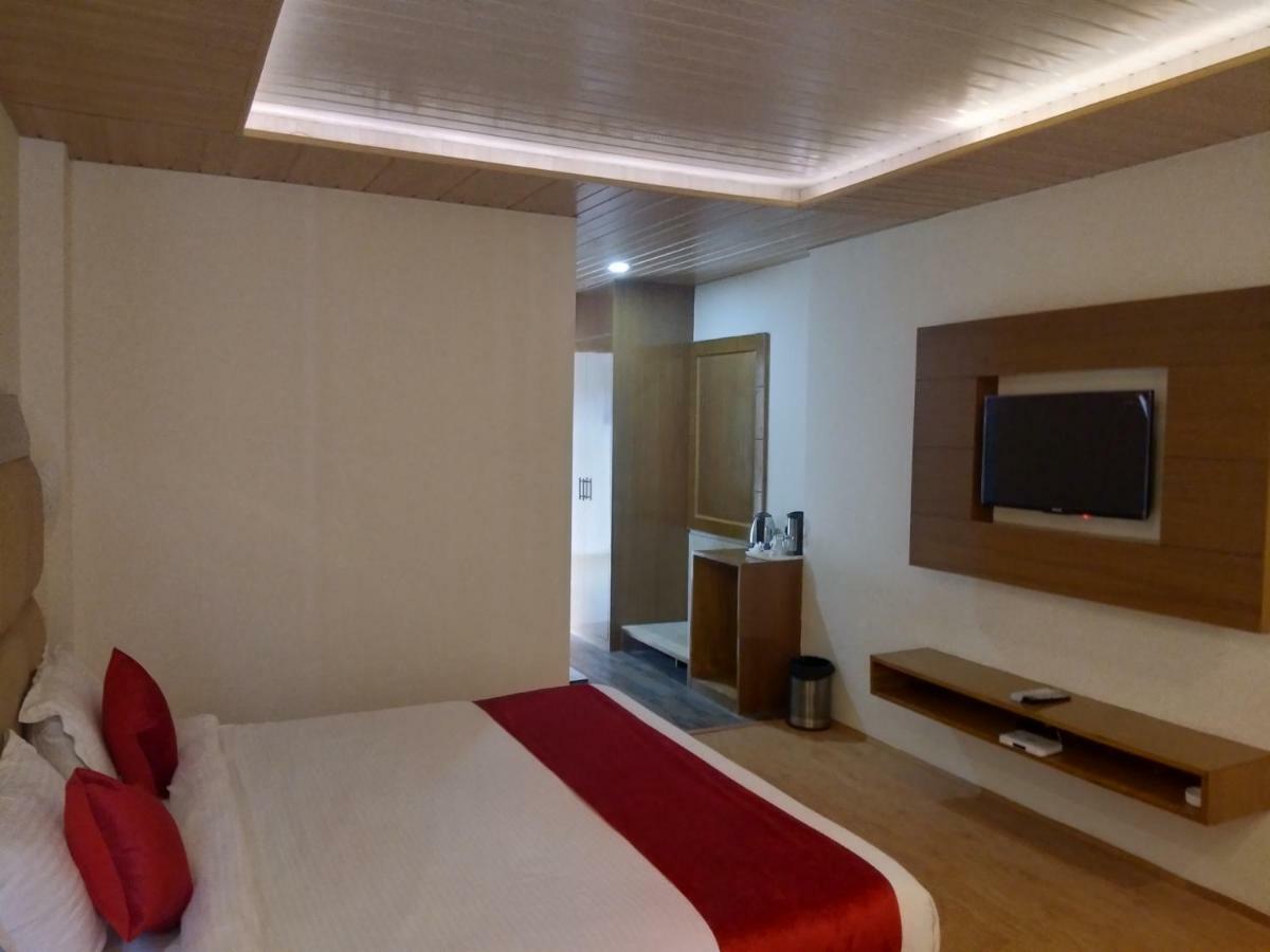 Hotel Mantra By V4 Entertainment Pvt Ltd