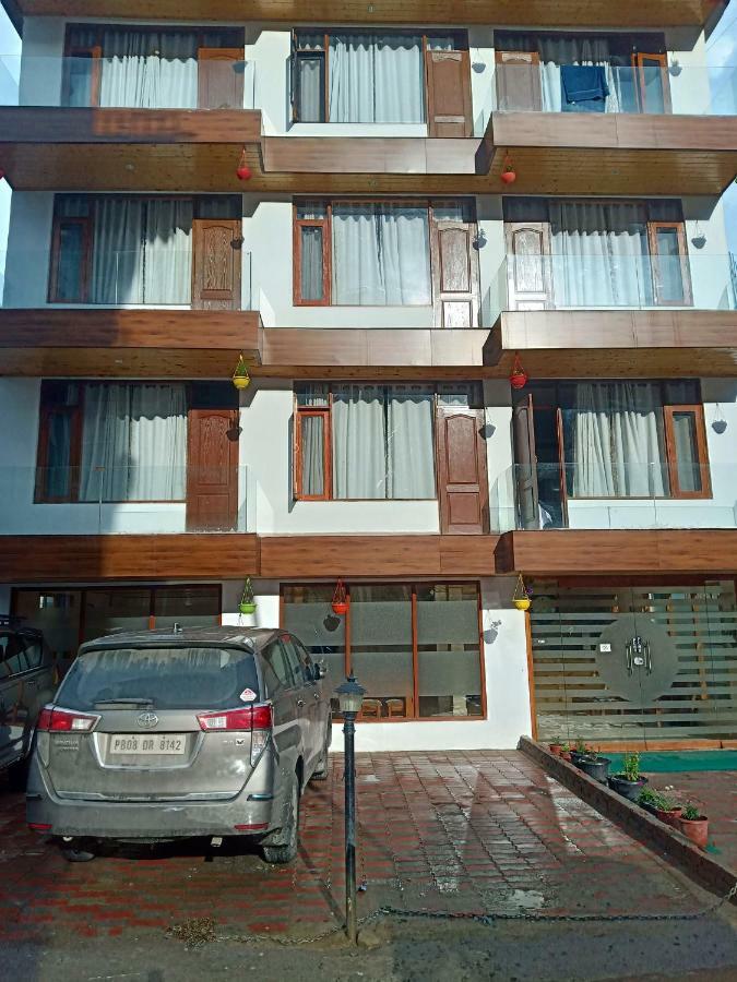 Hotel Mantra By V4 Entertainment Pvt Ltd Manali (Himachal Pradesh)