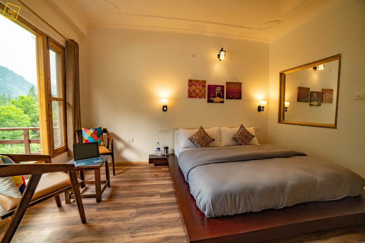 Alt Life - Hostel