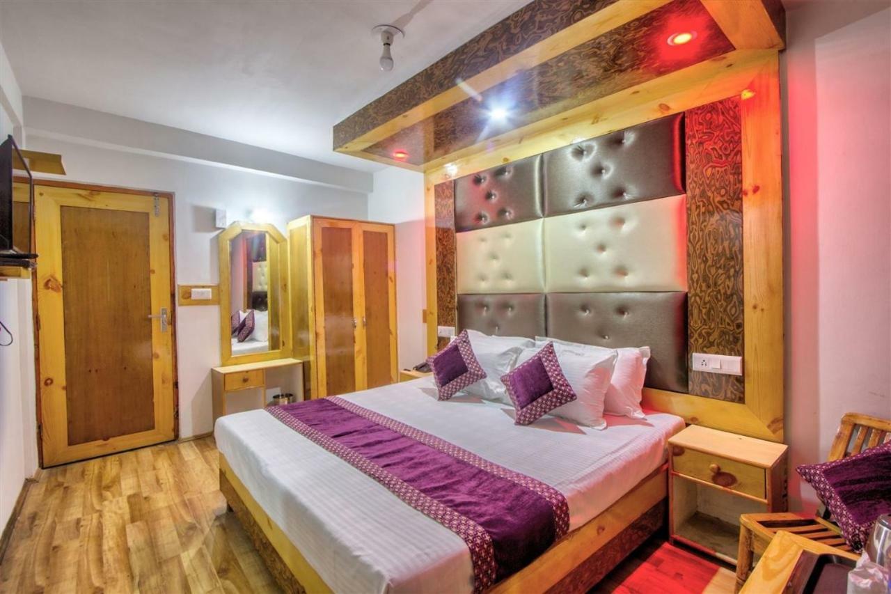 Solitaire Hotel 3*