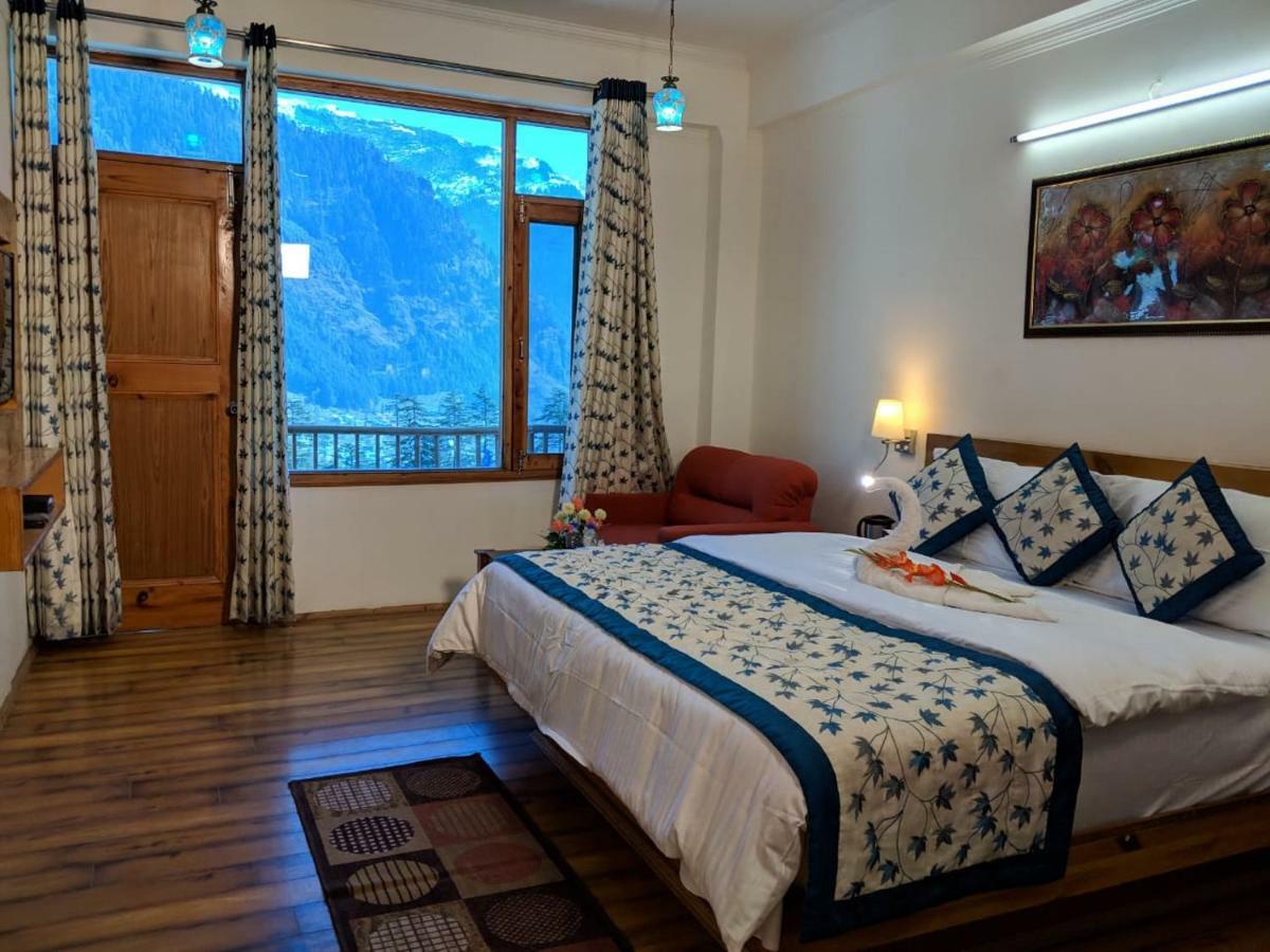 Hotel Utopia & Manali (Himachal Pradesh)