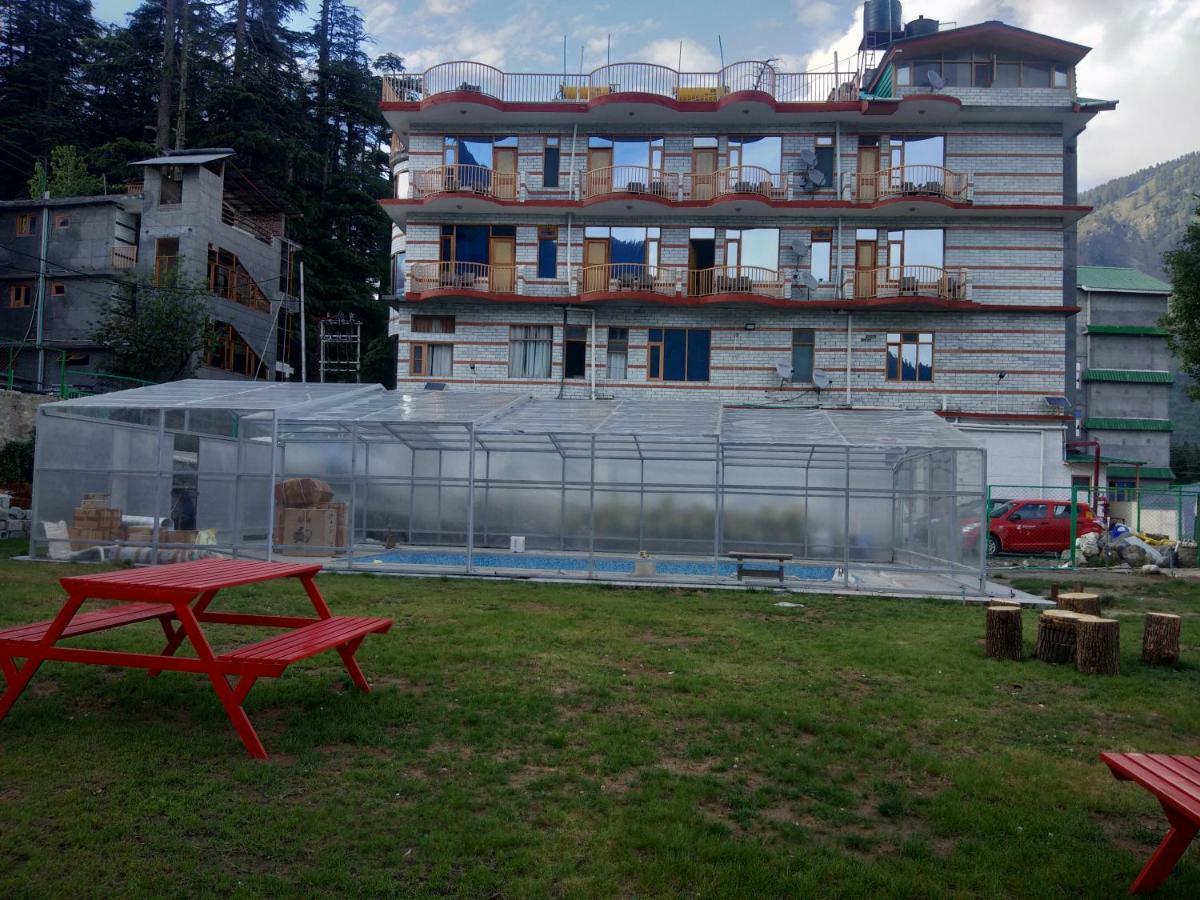 Hotel Utopia & 3*