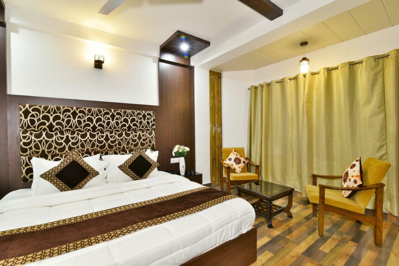 Hotel Kapoor By Dls